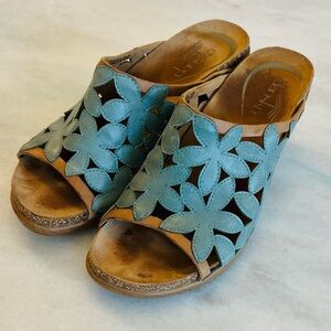 Dansko Clarissa Floral Cut Out Sandal Wedge Blue Green Size 38 or 8